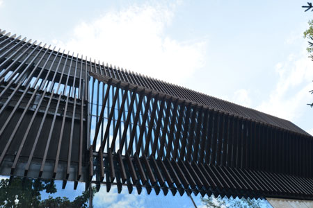 Beijing Changyang Vanke used 15000 square meters dassoXTR in siding and grating. Finished in 2014.

